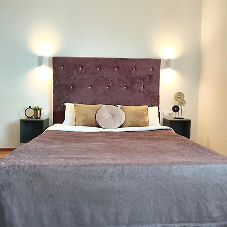 Best One Room Apartments Мукачево Екстер'єр фото