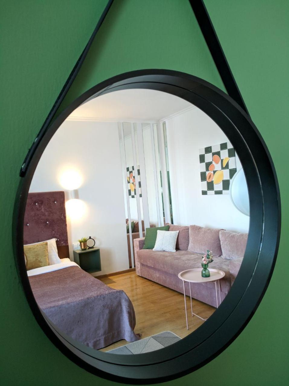 Best One Room Apartments Мукачево Екстер'єр фото