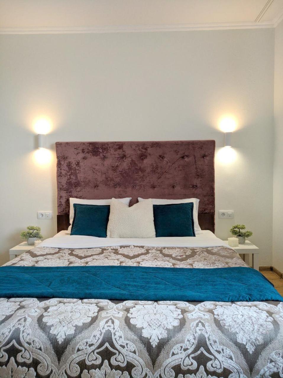 Best One Room Apartments Мукачево Екстер'єр фото