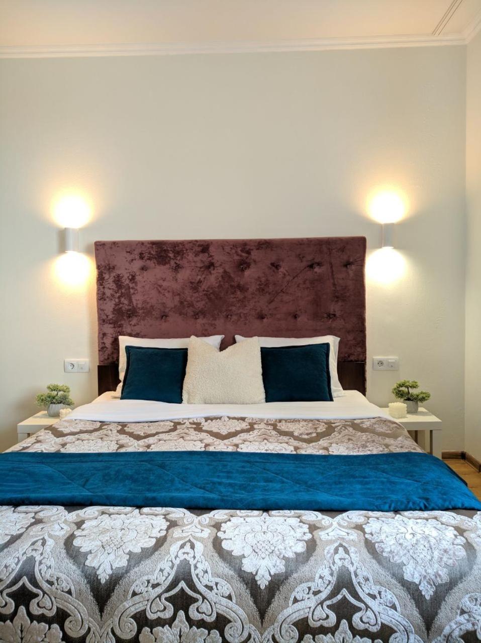 Best One Room Apartments Мукачево Екстер'єр фото