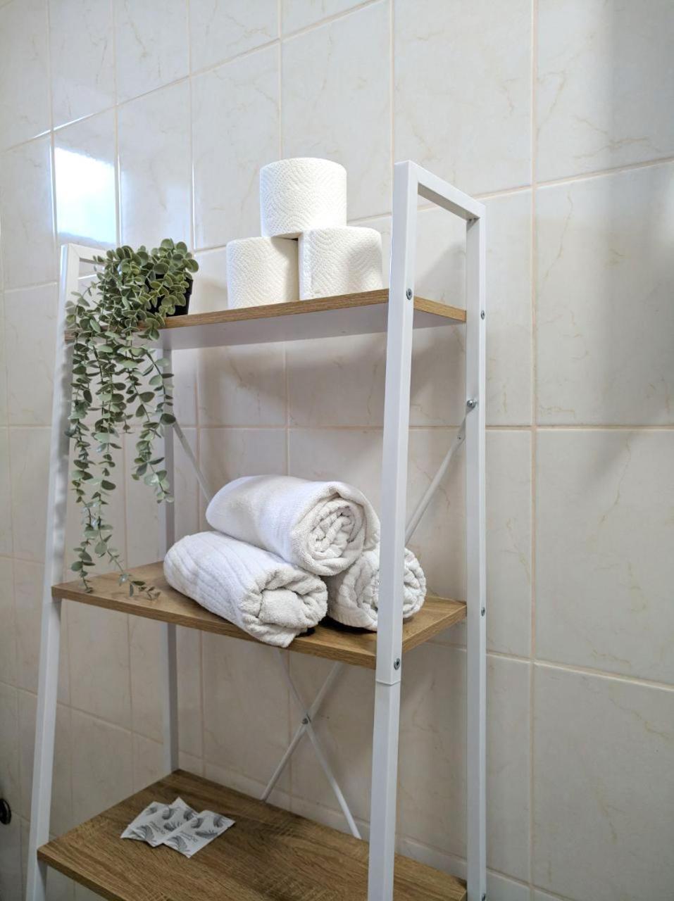 Best One Room Apartments Мукачево Екстер'єр фото