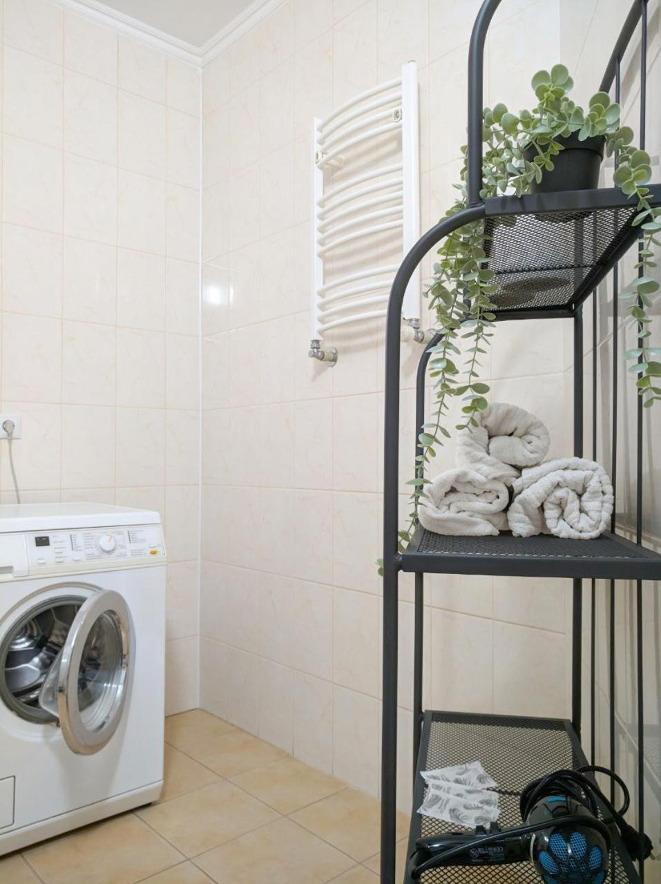 Best One Room Apartments Мукачево Екстер'єр фото
