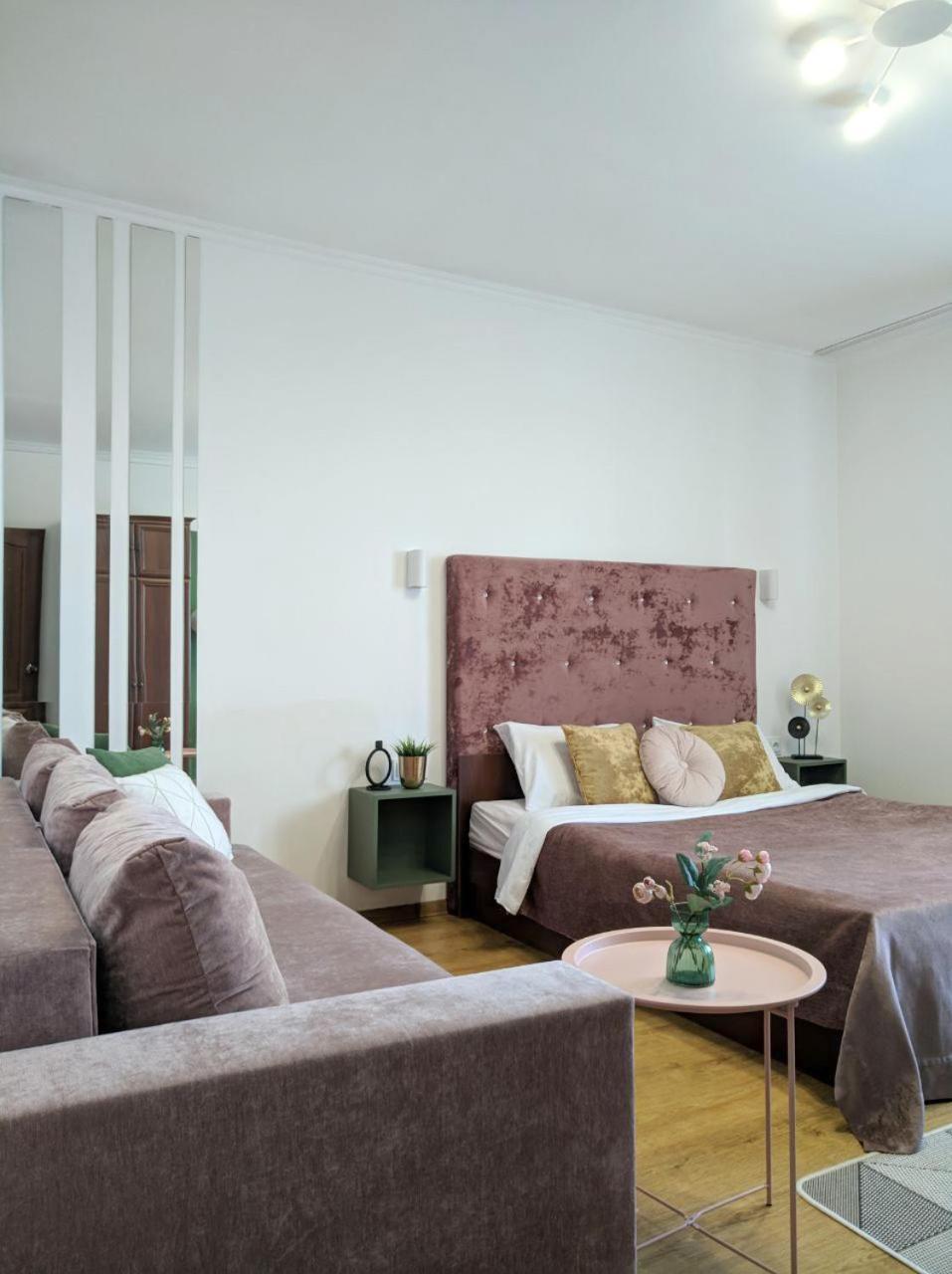 Best One Room Apartments Мукачево Екстер'єр фото